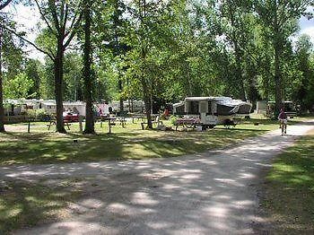 מלון ווסאגה ביץ' Jell E Bean Campground And Trailers מראה חיצוני תמונה